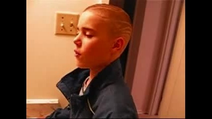 Jutin Bieber пее в банята