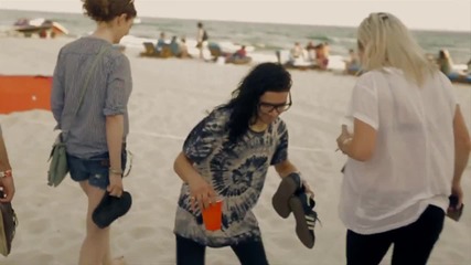 video // 2013 // Skrillex + Alvin Risk - Try It Out ( Neon Mix )