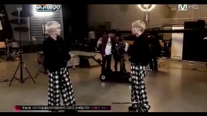 Shinee Taemin sings