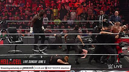 Bobby Lashley's Contract Signing with Omos & MVP ends in chaos: Raw, May 30, 2022