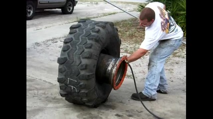 Как не трябва да се помпи гума :)