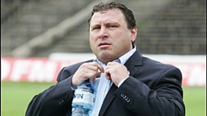 Екшън между Вуцов и Балъков на пресконференцията, Вуцов нападна и Гонг