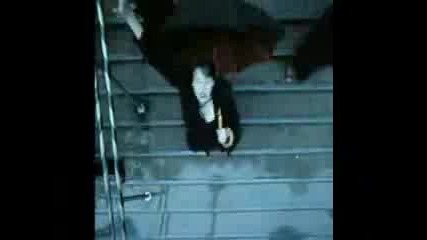 Gerard Way - Umbrella (Rihanna)