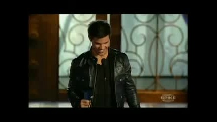 Taylor Lautner Wins Breakout Male Star 