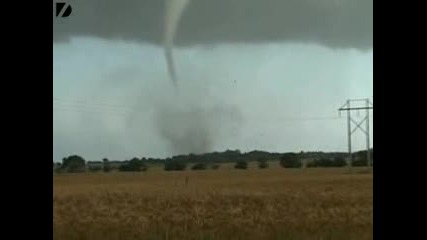 Tornado Destroys House От Nature.