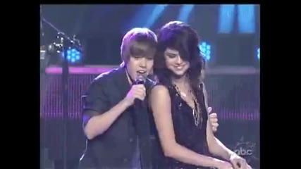 Justin Bieber и Selena Gomez - One Less Lonely Girl (новогодишната нощ) 
