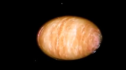 Планетата 51 Пегас - Белерофонт намираща се съвсем близо до звездата си