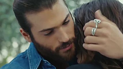 Sanem opening her eyes and her tear dropping synced with the perfect song the lyrics of which fit ca