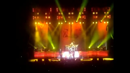 Three Days Grace - I Hate Everything About You live 2 16 10 