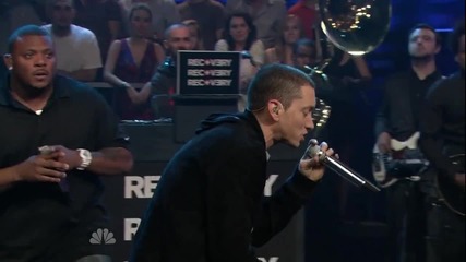 Eminem - Wont Back Down ft. The Roots (live) (hd)