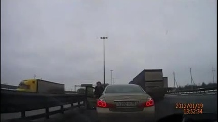 Да се отървеш на косъм!