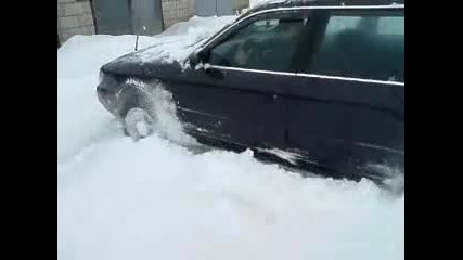 Audi A6 v snega 