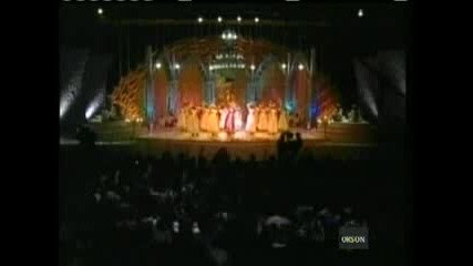 Aishwarya Rai - Classic Bollywood Mujra (concert) 