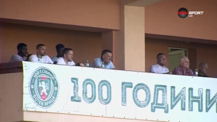 Младен Кръстаич наблюдава Ботев Враца - Лудогорец на живо