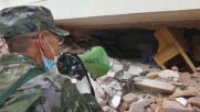 В надпревара с времето: Спасители се опитат да намерят оцелели след земетресението в Китай (ВИДЕО)