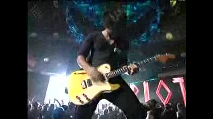 Paramore - Misery Business (@ Vma 2008)