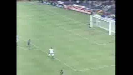 Ronaldinho (barcelona) - Финтове И Гол.flv
