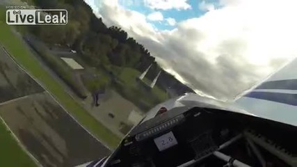 Поглед на пилота от състезание на Red Bull