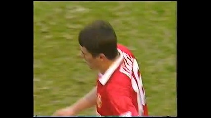 Roy Keane tackle on Neil Pointon 