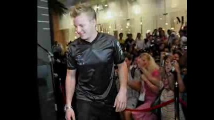 Dailymotion - The Smiles of Kimi - a Funny video