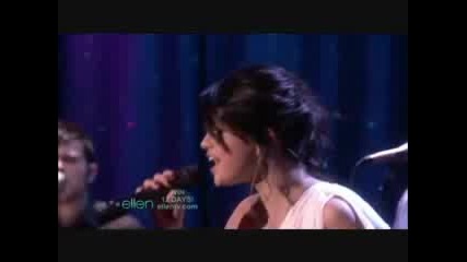 Selena Gomez Naturally live 