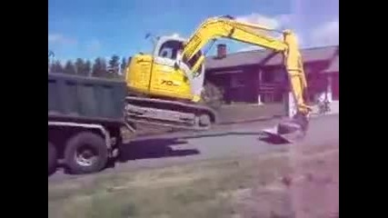 Виртуоз на экскаваторе