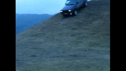 Jeep Se Spuska Po Bair