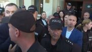 Отведоха с белезници кмета на Белица Радослав Ревански: Майка му припадна, Пеевски заговори за репресия