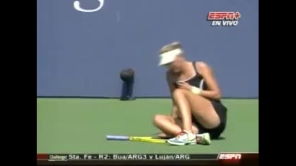 Азаренка припадна след топлинен удар - напусна Us Open 