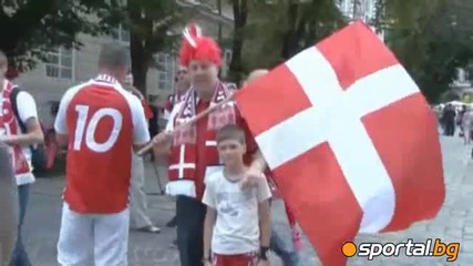 Феновете на Дания и Португалия преди мача