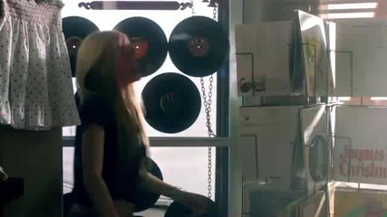 Avril Lavigne - What The Hell ( High Quality )