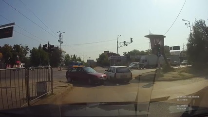 Какво може да се види за1 минута на светофар в София