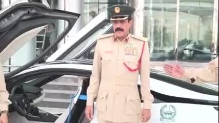 Дубайската полиция добави Bmw i8 в колекцията си