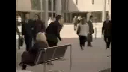 Невъзможен Начин Да Влезнеш В Кола!
