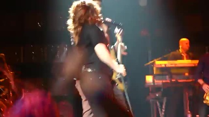 Kelly Clarkson Since You ve Been Gone Live New Orleans December 2009 