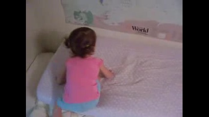 Лили - 2 годишно дете Гений Показва На Картата Всички Държави