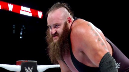 Baron Corbin eliminates Braun Strowman from the Royal Rumble Match: Royal Rumble 2017