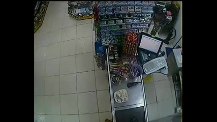 Най-тъпата крадла в магазин на Слънчев бряг