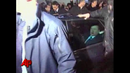 Берлускони ударен от луд италианец 