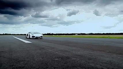 Вижте как ускорява Lamborghini Aventador Lp700-4 от 0 до 300 Km/h!
