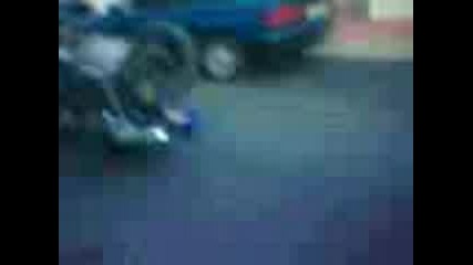 Падане С Мотор