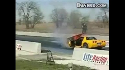 Corvette се запалва още на старта...