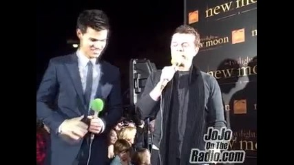 Taylor Lautner at the New Moon World Premiere 