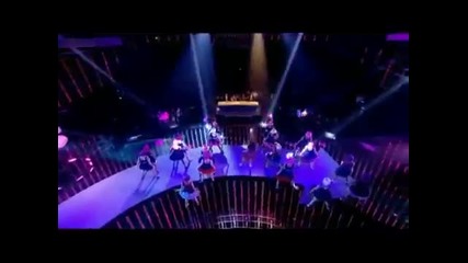 Премиера: Cher Lloyd - With Ur Love ( X Factor Live )