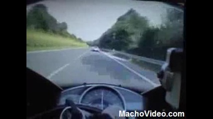 Bugatti Veyron vs. Yamaha R1