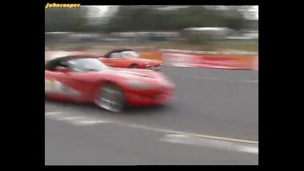 Dodge Viper Srt10 vs Vw Karmann Ghia