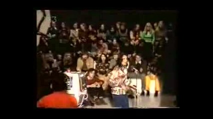 Joan Baez singing acapella - Marching up to freedom land.flv