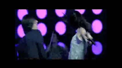 Selena Gomez and The Scene - Falling Down 