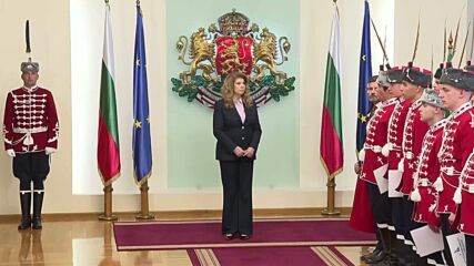 Младежки гвардейски отряди връчиха клетвени обещания на държавния глава Илияна Йотова