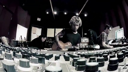 Green Day - Missing You [неофициално видео] (превод)